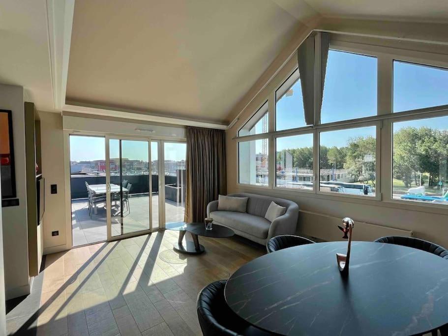 Le Designer Avec Vue Apartment Dunkirk Bagian luar foto