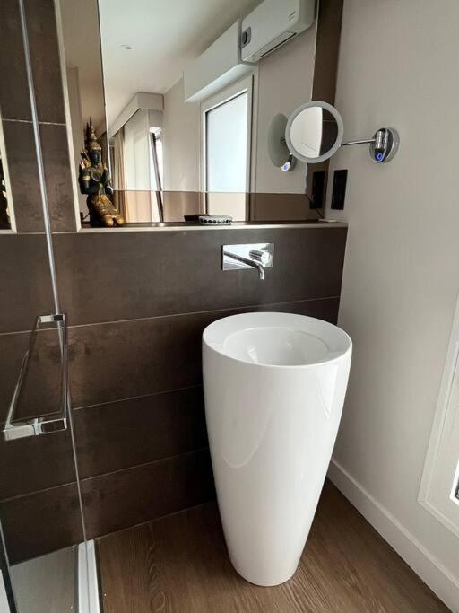 Le Designer Avec Vue Apartment Dunkirk Bagian luar foto